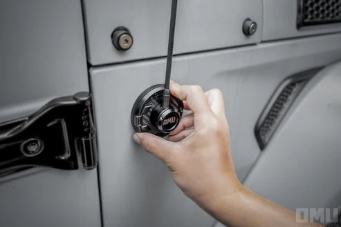 Cubierta de base de antena de aluminio serie OMU Genesis para Jeep Wrangler JK JL JT