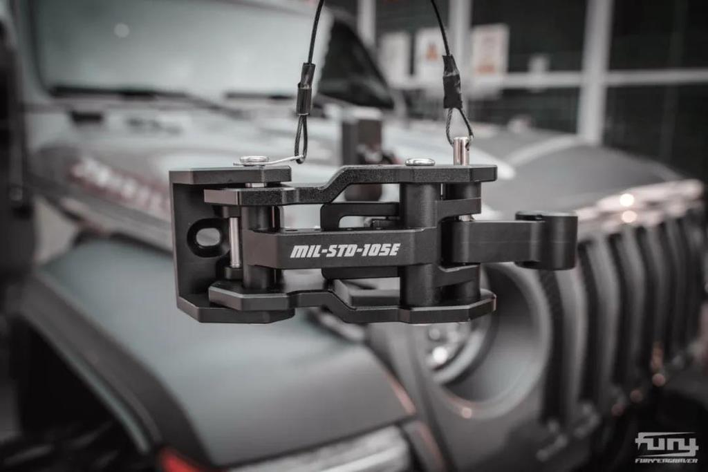 Maiker Awaken Series Hood Latches and Blind Spot Mirror kit (07-18 Jepp Wrangler JK / 18-24 JL)